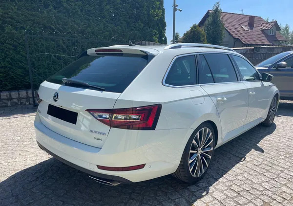 Skoda Superb cena 56950 przebieg: 158950, rok produkcji 2017 z Elbląg małe 232